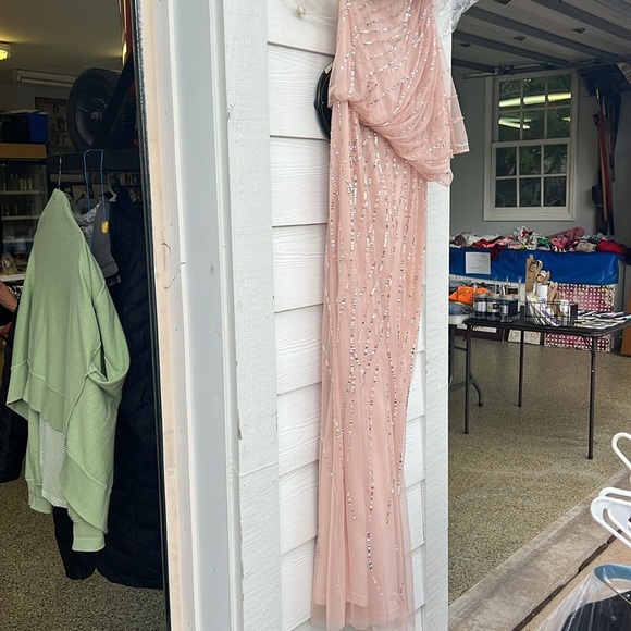 Adrianna Papel dress - Picture 2 of 4